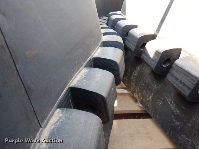 image for item IA9443 (2) Camsco AG3500 tracks