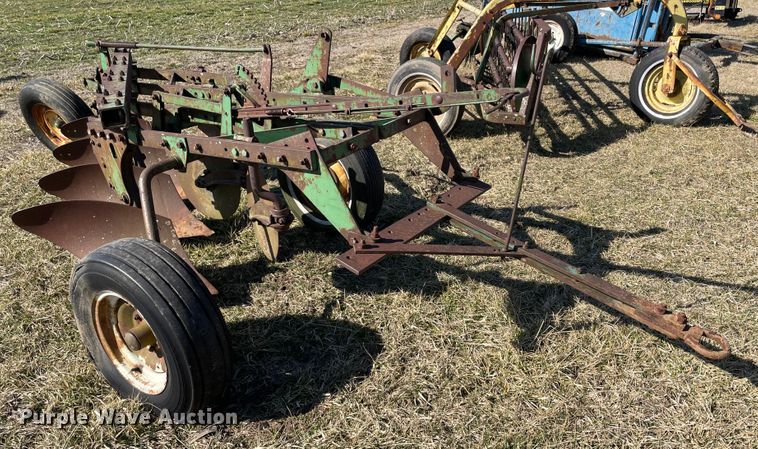 image for item II9259 John Deere 416  four bottom plow