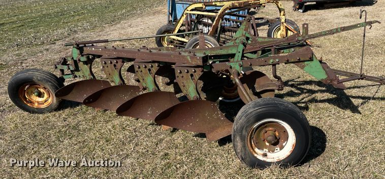 image for item II9259 John Deere 416  four bottom plow