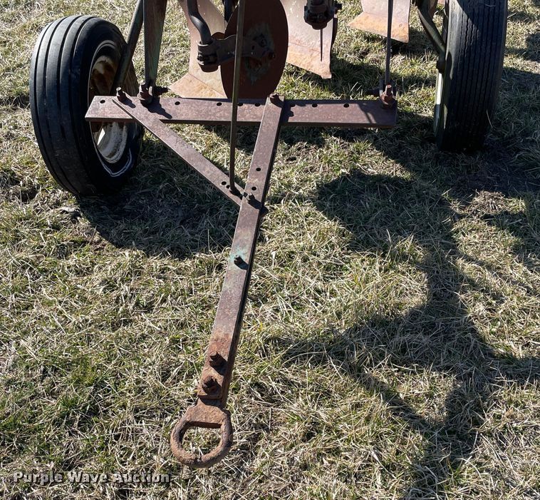 image for item II9259 John Deere 416  four bottom plow