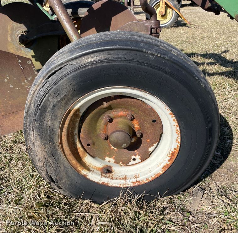 image for item II9259 John Deere 416  four bottom plow