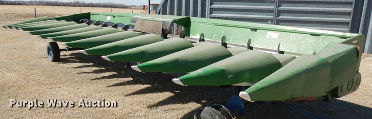 image for item IP9064 John Deere  corn head