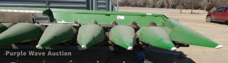 image for item IP9064 John Deere  corn head