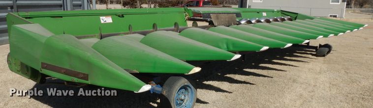 image for item IP9064 John Deere  corn head