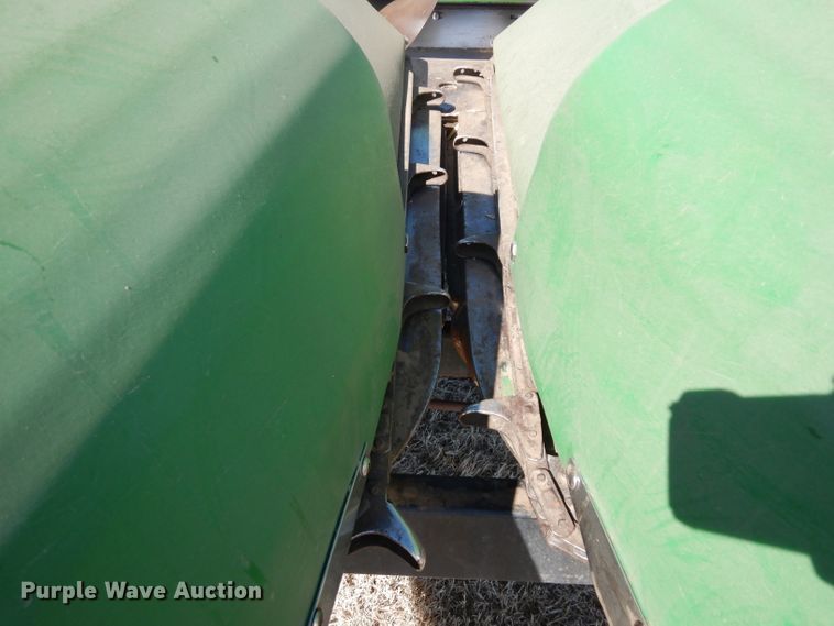 image for item IP9064 John Deere  corn head