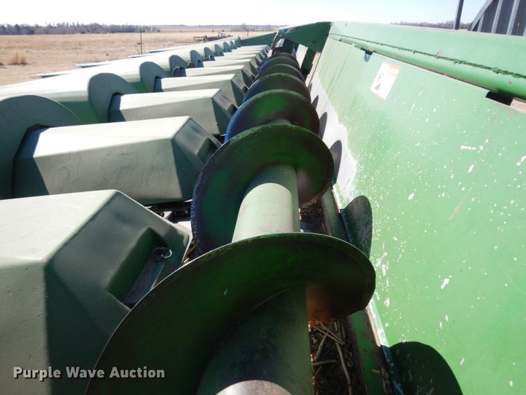 image for item IP9064 John Deere  corn head