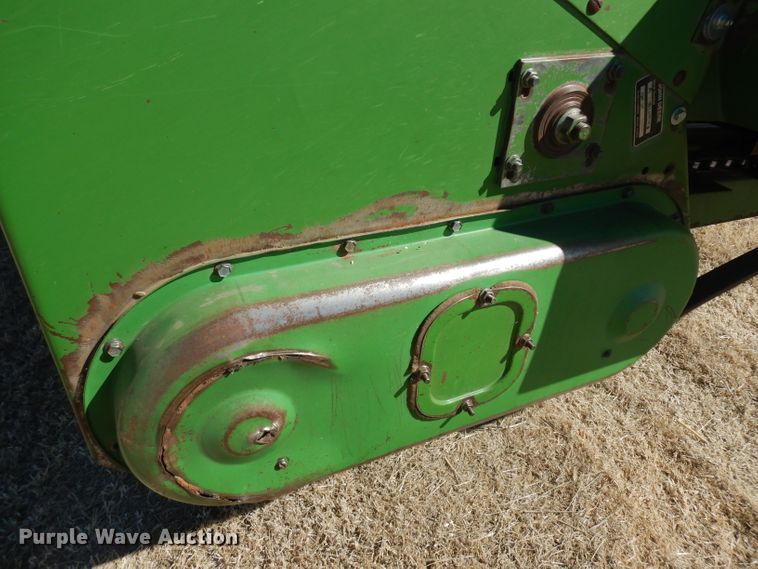 image for item IP9064 John Deere  corn head