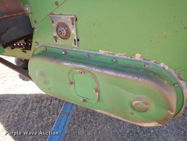 image for item IP9064 John Deere  corn head