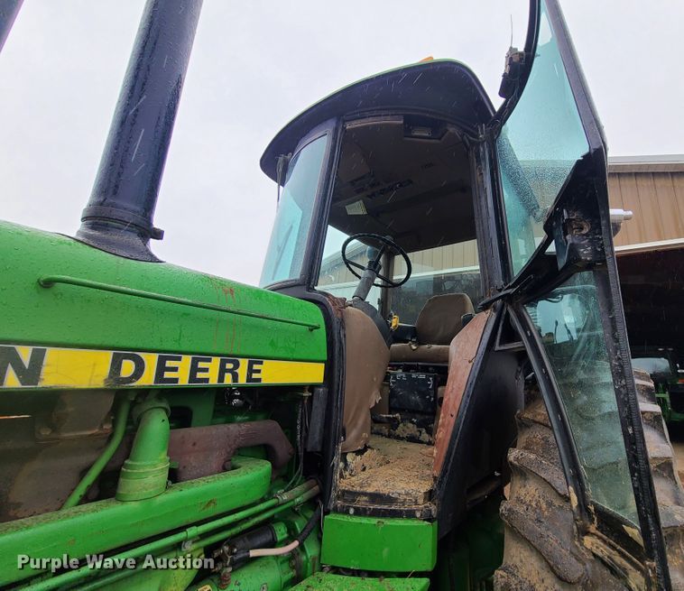 image for item IQ9065 1985 John Deere 4450  tractor