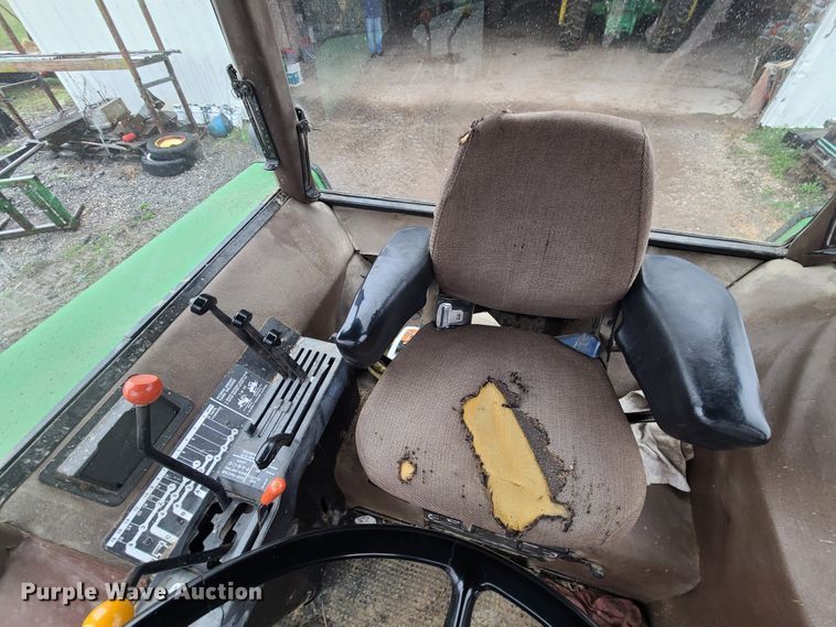 image for item IQ9065 1985 John Deere 4450  tractor