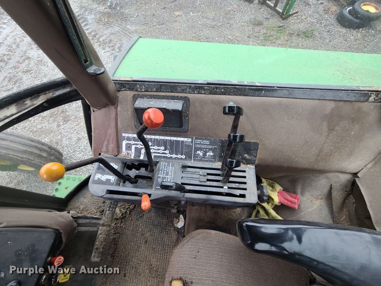 image for item IQ9065 1985 John Deere 4450  tractor