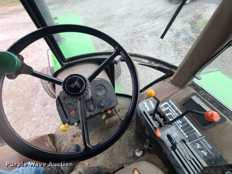 image for item IQ9065 1985 John Deere 4450  tractor