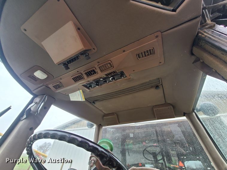 image for item IQ9065 1985 John Deere 4450  tractor