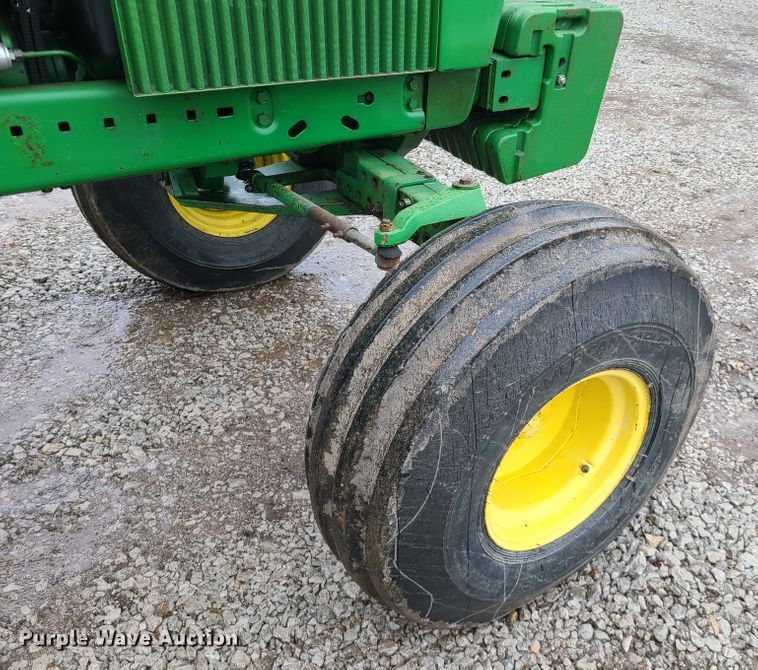 image for item IQ9065 1985 John Deere 4450  tractor