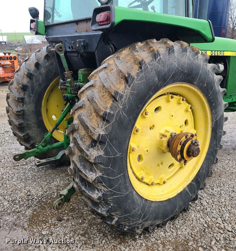 image for item IQ9065 1985 John Deere 4450  tractor