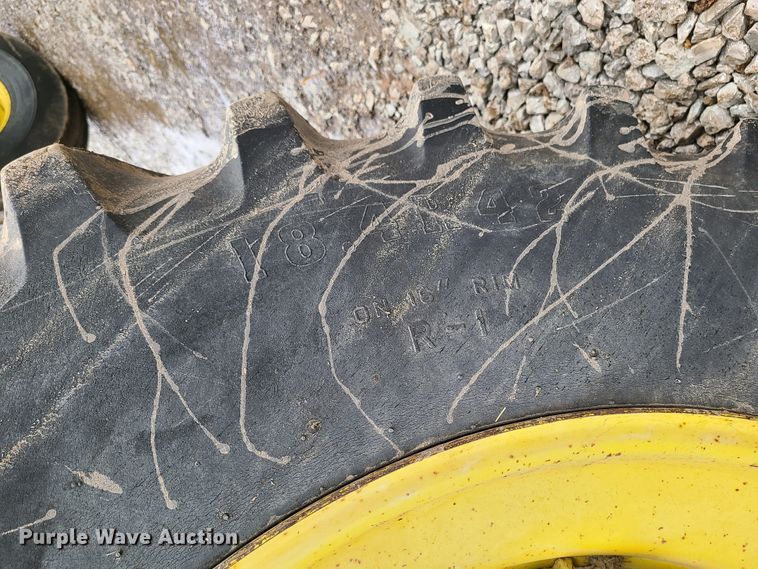 image for item IQ9065 1985 John Deere 4450  tractor