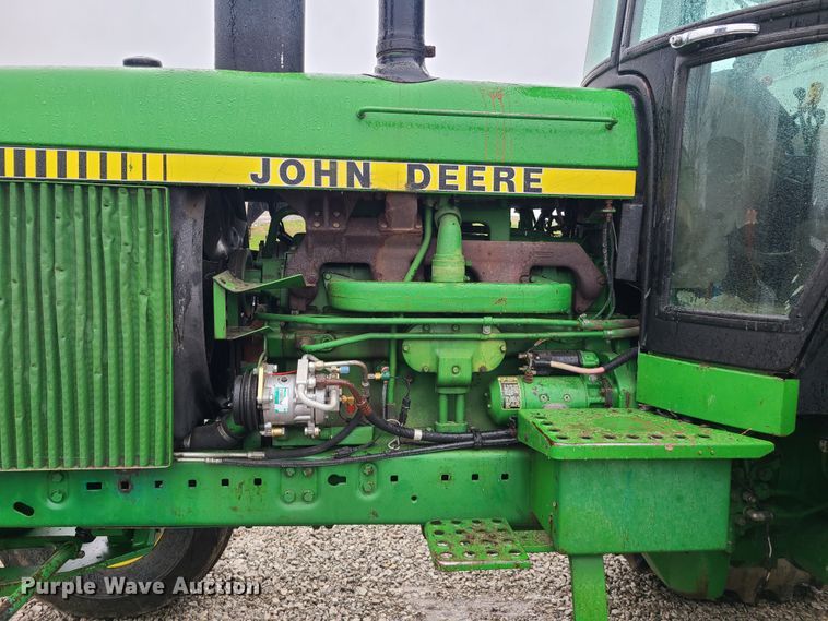 image for item IQ9065 1985 John Deere 4450  tractor