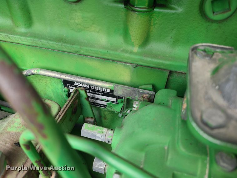 image for item IQ9065 1985 John Deere 4450  tractor