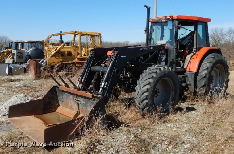 image for item IX9334 1993 AGCO Allis 8630  tractor