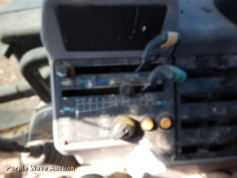 image for item IX9334 1993 AGCO Allis 8630  tractor