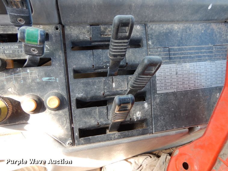 image for item IX9334 1993 AGCO Allis 8630  tractor