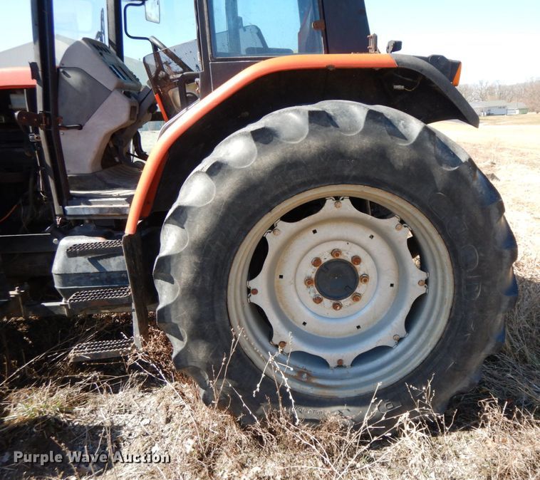 image for item IX9334 1993 AGCO Allis 8630  tractor