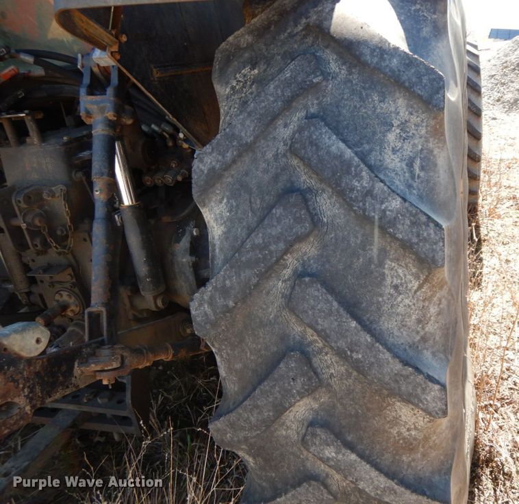 image for item IX9334 1993 AGCO Allis 8630  tractor