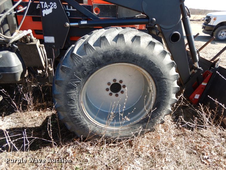 image for item IX9334 1993 AGCO Allis 8630  tractor