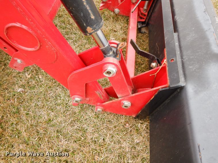 image for item IX9347 2015 Mahindra 105P  MFWD tractor