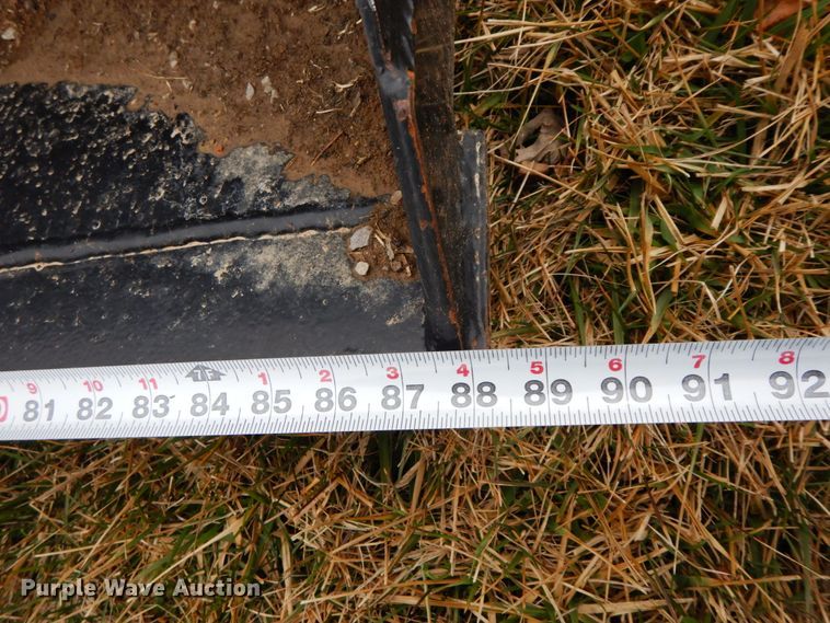 image for item IX9347 2015 Mahindra 105P  MFWD tractor