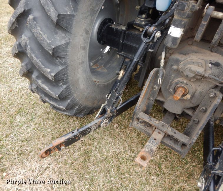 image for item IX9347 2015 Mahindra 105P  MFWD tractor