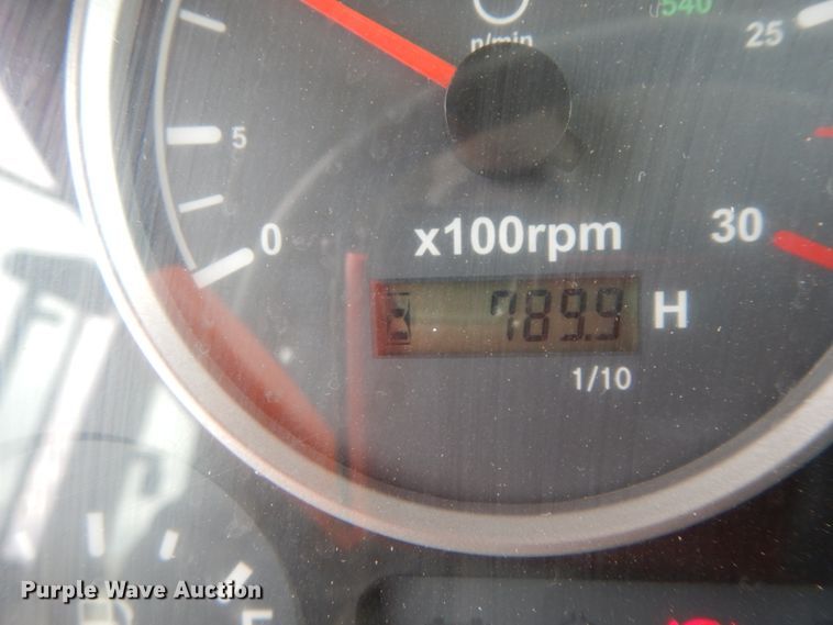 image for item IX9347 2015 Mahindra 105P  MFWD tractor