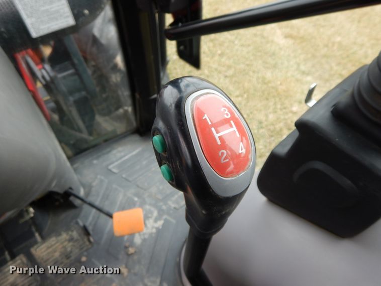 image for item IX9347 2015 Mahindra 105P  MFWD tractor