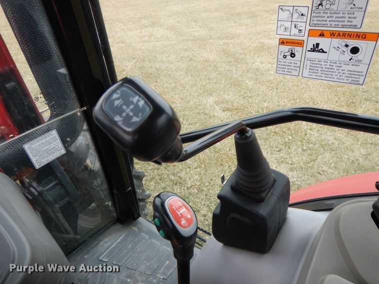 image for item IX9347 2015 Mahindra 105P  MFWD tractor