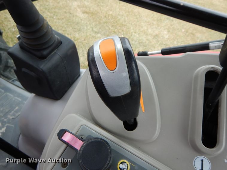 image for item IX9347 2015 Mahindra 105P  MFWD tractor