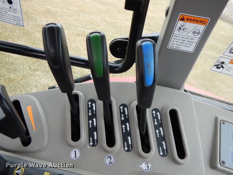 image for item IX9347 2015 Mahindra 105P  MFWD tractor