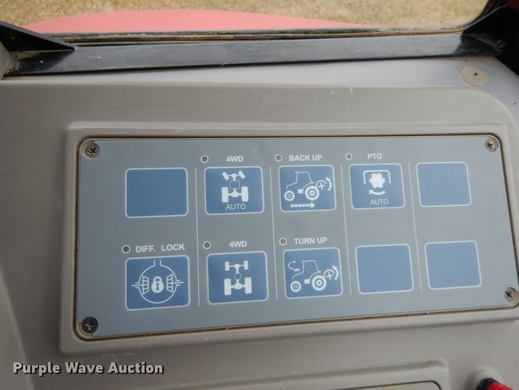 image for item IX9347 2015 Mahindra 105P  MFWD tractor