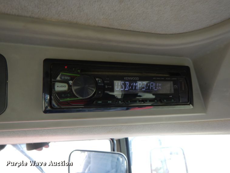 image for item IX9347 2015 Mahindra 105P  MFWD tractor