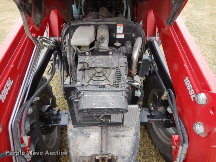 image for item IX9347 2015 Mahindra 105P  MFWD tractor
