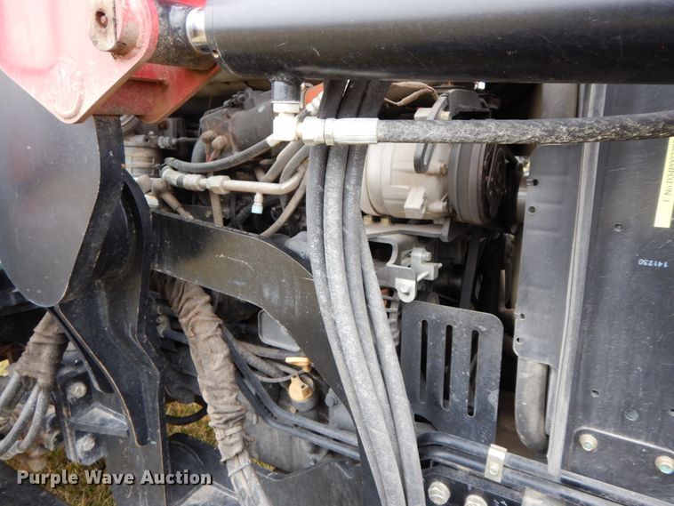 image for item IX9347 2015 Mahindra 105P  MFWD tractor