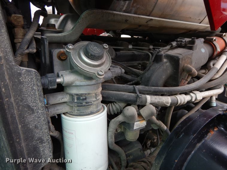 image for item IX9347 2015 Mahindra 105P  MFWD tractor