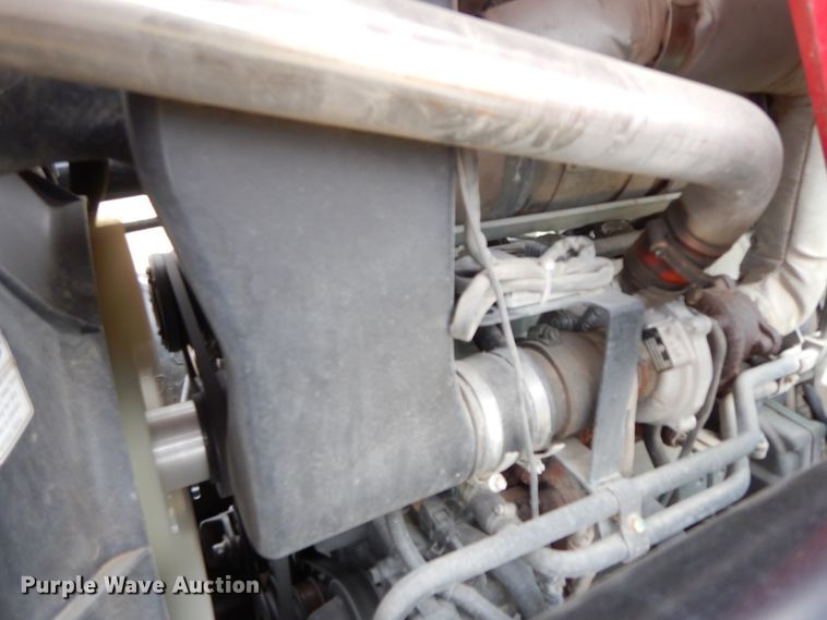 image for item IX9347 2015 Mahindra 105P  MFWD tractor