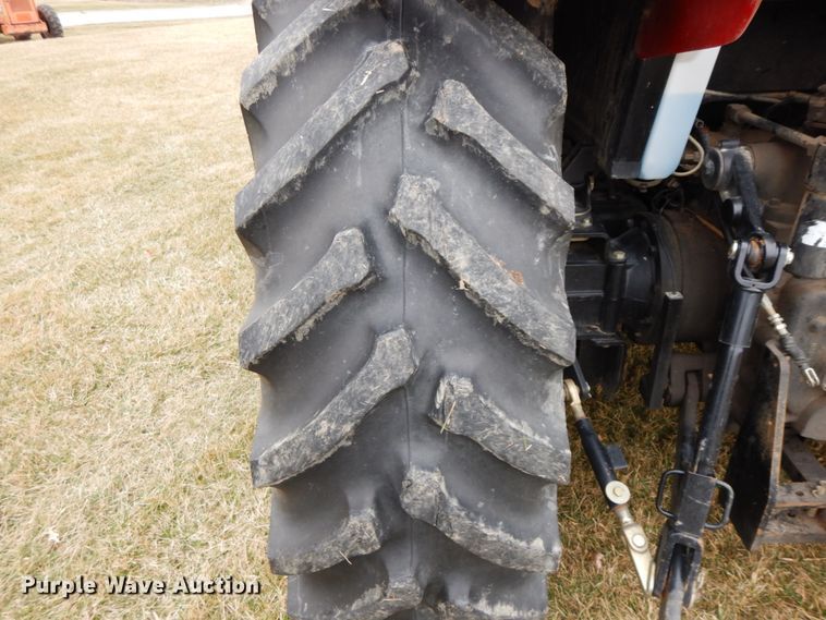 image for item IX9347 2015 Mahindra 105P  MFWD tractor