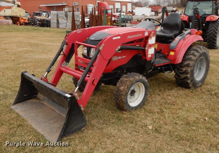 image for item IX9348 2016 Mahindra 1533  MFWD tractor