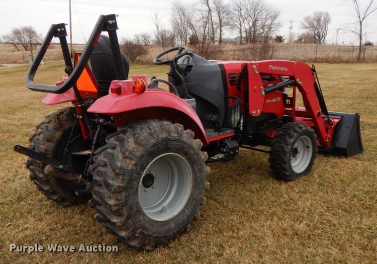 image for item IX9348 2016 Mahindra 1533  MFWD tractor