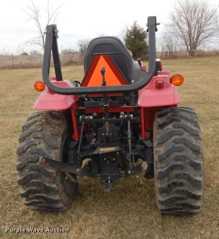 image for item IX9348 2016 Mahindra 1533  MFWD tractor