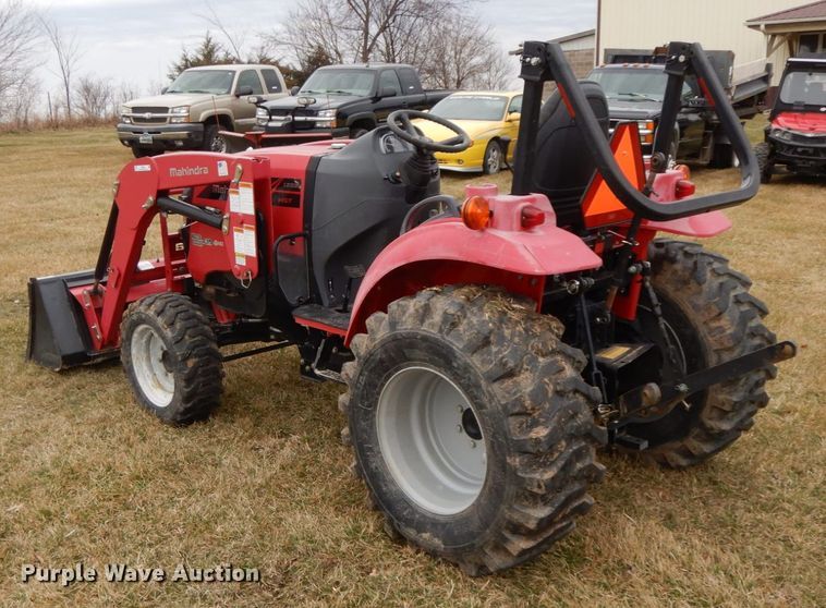 image for item IX9348 2016 Mahindra 1533  MFWD tractor