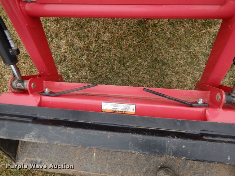 image for item IX9348 2016 Mahindra 1533  MFWD tractor