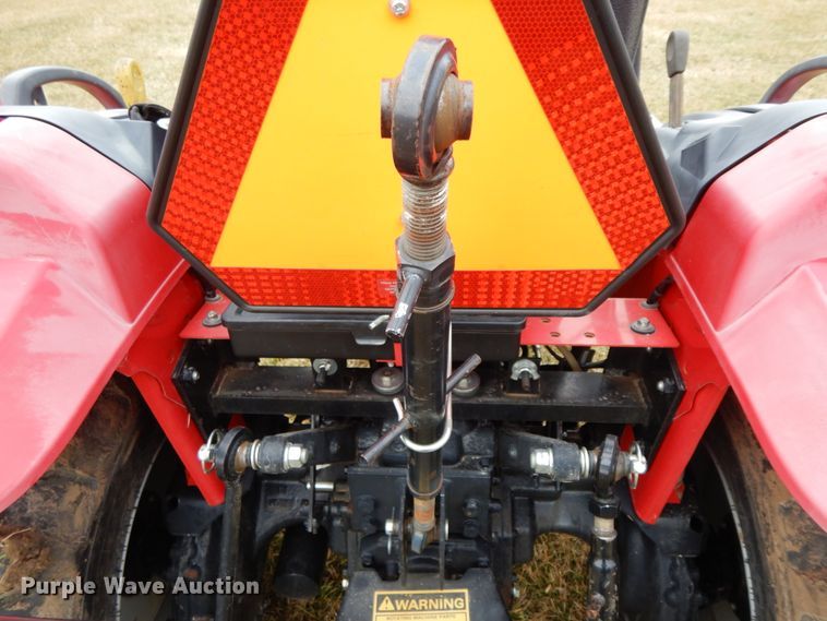 image for item IX9348 2016 Mahindra 1533  MFWD tractor