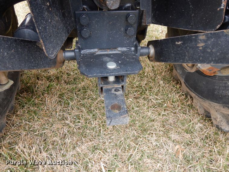 image for item IX9348 2016 Mahindra 1533  MFWD tractor